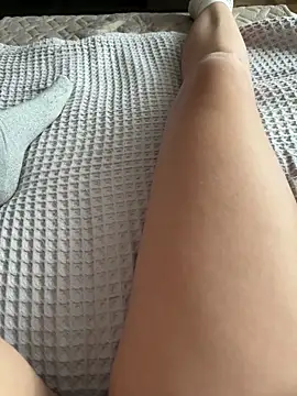 Donna Evans online show from October 21, 2025, 2:56 am