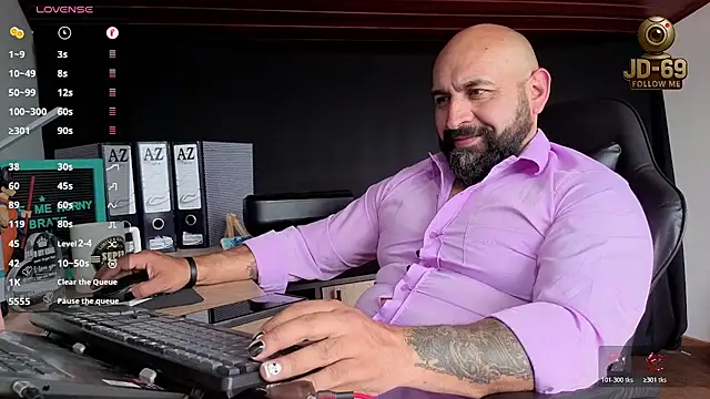 JD-69 online show from October 28, 2025, 5:48 pm