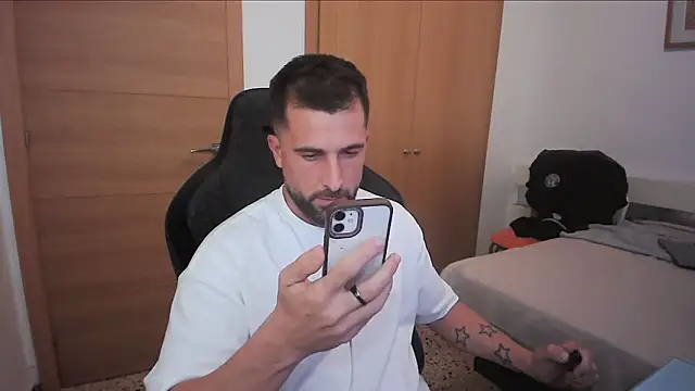 alex877x online show from October 12, 2025, 3:55 pm