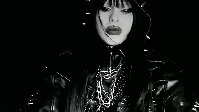 XXIOUX online show from April 13, 2026, 3:23 am