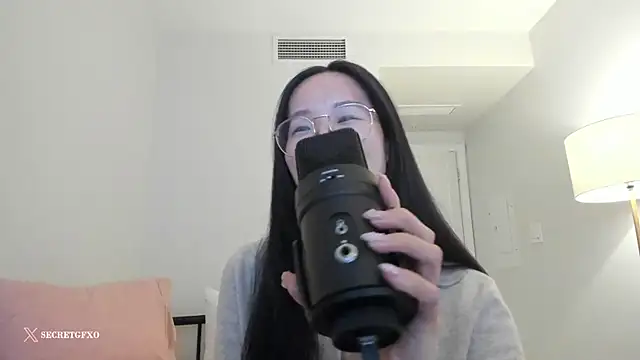 Snapshot of secretgirlfriendxo chatting on March 17, 2025, 12:35 pm secretgirlfriendxo online show from March 17, 2025, 12:35 pm