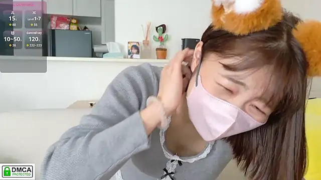 Snapshot of SUZU_ chatting on October 12, 2025, 3:16 am SUZU online show from October 12, 2025, 3:16 am