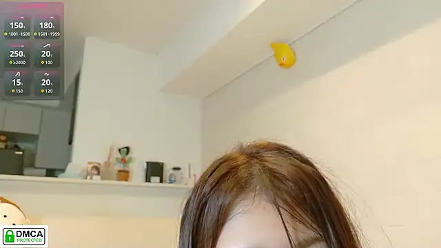 Snapshot of SUZU_ chatting on October 17, 2025, 3:14 pm SUZU online show from October 17, 2025, 3:14 pm