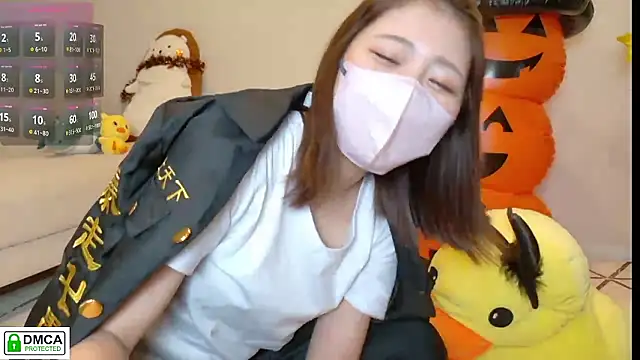 Snapshot of SUZU_ chatting on October 31, 2025, 1:12 pm SUZU online show from October 31, 2025, 1:12 pm