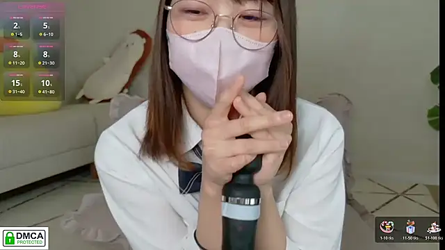 Snapshot of SUZU_ chatting on November 5, 2025, 4:12 am SUZU online show from November 5, 2025, 4:12 am