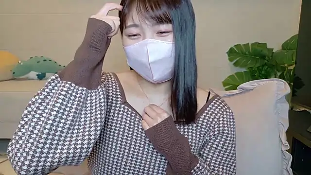 Snapshot of SUZU_ chatting on February 3, 2026, 1:05 pm SUZU online show from February 3, 2026, 1:05 pm