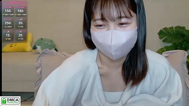 Snapshot of SUZU_ chatting on February 10, 2026, 11:36 am SUZU online show from February 10, 2026, 11:36 am