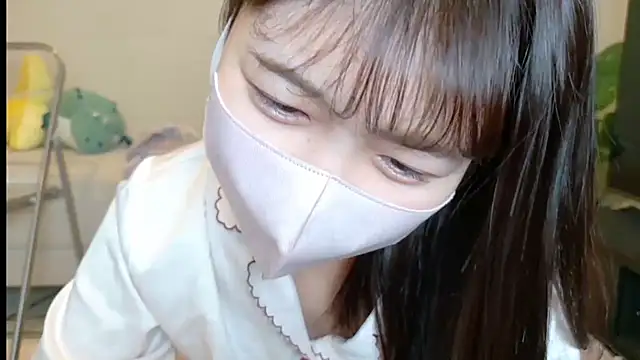 Snapshot of SUZU_ chatting on February 13, 2026, 9:44 pm SUZU online show from February 13, 2026, 9:44 pm