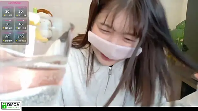 Snapshot of SUZU_ chatting on March 1, 2026, 12:12 am SUZU online show from March 1, 2026, 12:12 am