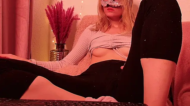 SecretAnni online show from December 25, 2024, 5:16 am