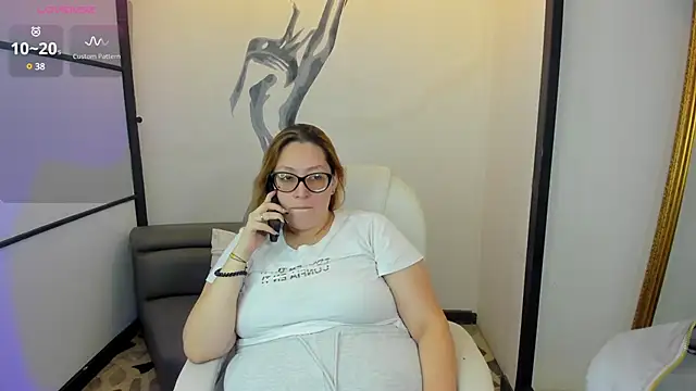 NiickyJones online show from February 25, 2025, 9:24 pm