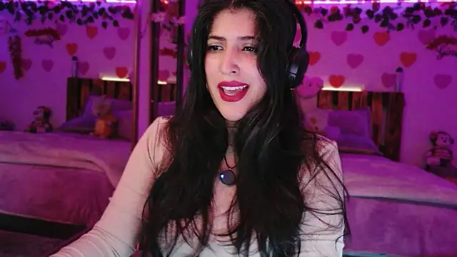 azahar  ziiz online show from April 17, 2026, 1:08 am