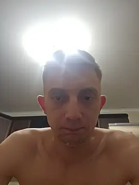 Snapshot of batonzik chatting on November 28, 2025, 9:28 pm batonzik online show from November 28, 2025, 9:28 pm
