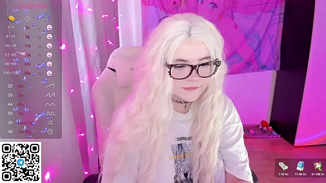 Snapshot of SelenaCute chatting on April 27, 2026, 10:02 am SelenaCute online show from April 27, 2026, 10:02 am