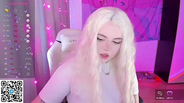 Snapshot of SelenaCute chatting on May 1, 2026, 4:28 am SelenaCute online show from May 1, 2026, 4:28 am