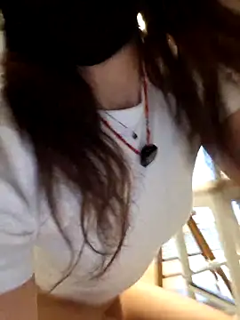 Silvia Zeno online show from April 3, 2026, 5:27 am