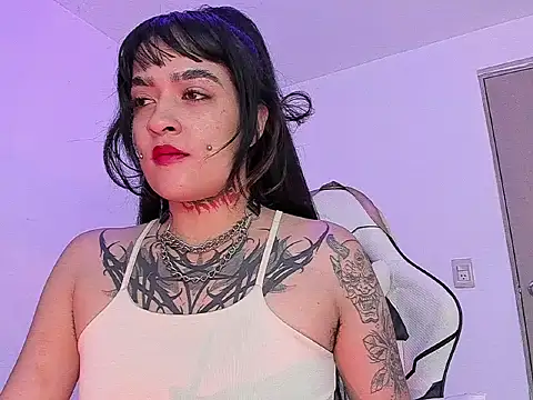 sarah benjjaminn online show from April 24, 2026, 11:12 am