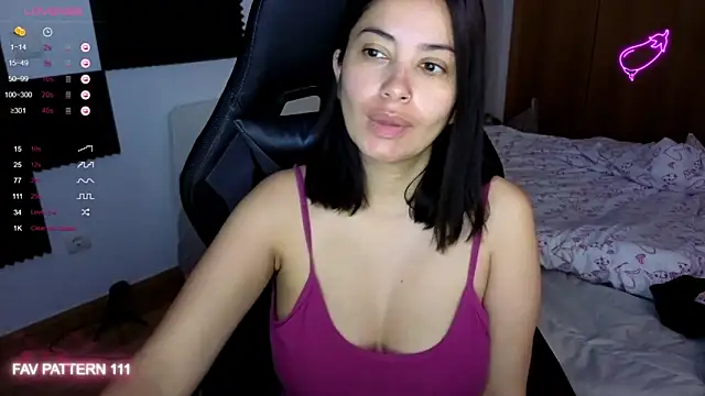 Snapshot of AnnaQueen chatting on May 4, 2026, 2:29 am AnnaQueen online show from May 4, 2026, 2:29 am