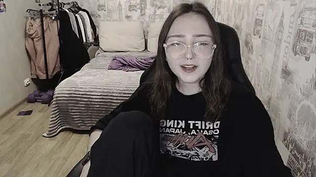 Snapshot of AmeliaKamishiro chatting on December 19, 2024, 2:13 pm AmeliaKamishiro online show from December 19, 2024, 2:13 pm