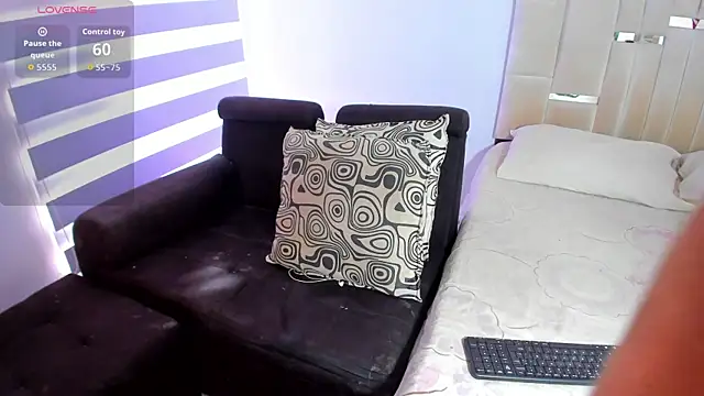 Anaasoofia online show from October 2, 2025, 6:04 pm