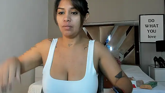 sharlott18 online show from January 4, 2025, 12:49 pm