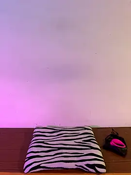 Felicia smok3 online show from December 1, 2025, 2:05 am