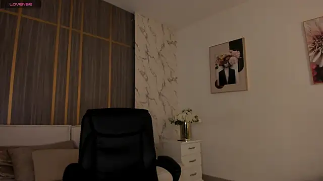 IsabellaAllen online show from October 21, 2025, 9:48 pm