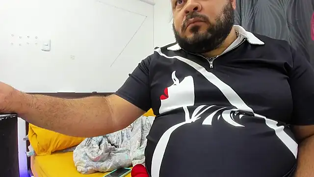 Snapshot of Latino_bigcock chatting on October 7, 2025, 3:58 am Latino bigcock online show from October 7, 2025, 3:58 am