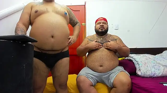 Snapshot of Latino_bigcock chatting on October 10, 2025, 7:40 am Latino bigcock online show from October 10, 2025, 7:40 am