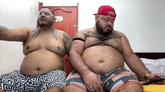 Snapshot of Latino_bigcock chatting on October 19, 2025, 8:53 pm Latino bigcock online show from October 19, 2025, 8:53 pm