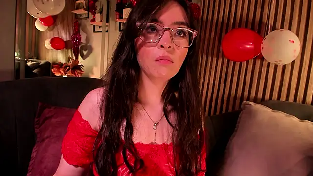 Eva Macalliter online show from February 15, 2026, 4:42 am