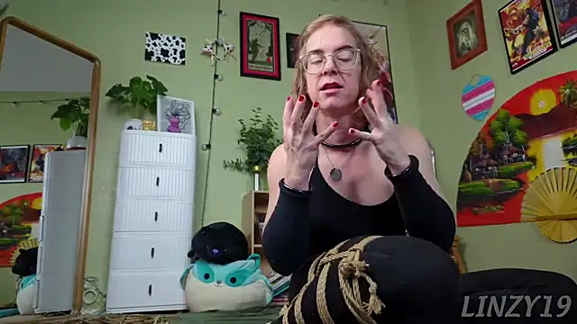 Linzy 19 online show from February 21, 2025, 4:07 am