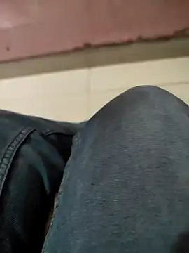 Snapshot of COUPLLE_VILLAGE chatting on January 4, 2025, 4:01 am COUPLLE VILLAGE online show from January 4, 2025, 4:01 am