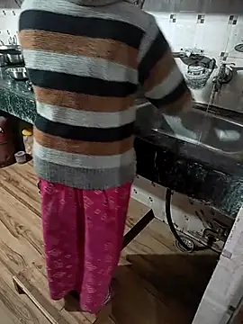 Snapshot of COUPLLE_VILLAGE chatting on February 14, 2025, 6:34 am COUPLLE VILLAGE online show from February 14, 2025, 6:34 am