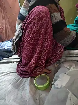 Snapshot of COUPLLE_VILLAGE chatting on February 19, 2025, 3:50 am COUPLLE VILLAGE online show from February 19, 2025, 3:50 am