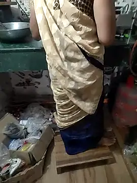 Snapshot of COUPLLE_VILLAGE chatting on February 22, 2025, 4:18 am COUPLLE VILLAGE online show from February 22, 2025, 4:18 am