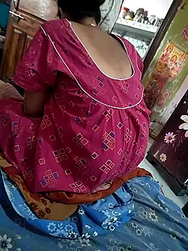 Snapshot of COUPLLE_VILLAGE chatting on March 18, 2025, 10:46 am COUPLLE VILLAGE online show from March 18, 2025, 10:46 am