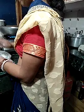 Snapshot of COUPLLE_VILLAGE chatting on March 19, 2025, 3:30 am COUPLLE VILLAGE online show from March 19, 2025, 3:30 am