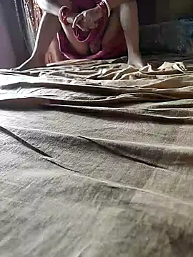 Snapshot of COUPLLE_VILLAGE chatting on September 17, 2025, 9:55 am COUPLLE VILLAGE online show from September 17, 2025, 9:55 am