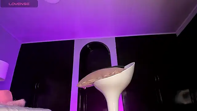 emily roberts1 online show from January 12, 2025, 3:28 am