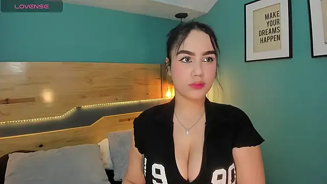 emily roberts1 online show from January 28, 2025, 12:32 pm