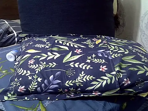 ivonito122 online show from November 29, 2025, 6:44 pm