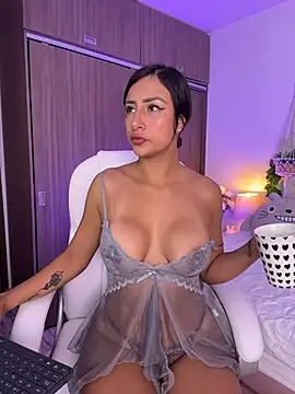 Snapshot of andre_queen09 chatting on April 12, 2026, 10:53 am andre queen09 online show from April 12, 2026, 10:53 am