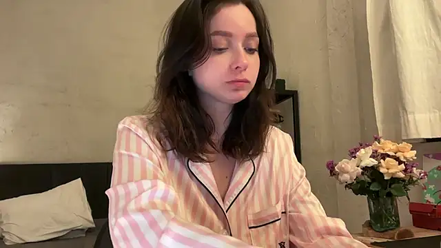  liatris  online show from March 8, 2025, 2:40 pm