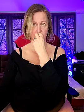 Snapshot of MarleneBloem chatting on February 26, 2025, 4:45 pm MarleneBloem online show from February 26, 2025, 4:45 pm