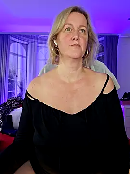 Snapshot of MarleneBloem chatting on September 17, 2025, 3:24 pm MarleneBloem online show from September 17, 2025, 3:24 pm
