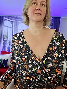 Snapshot of MarleneBloem chatting on September 20, 2025, 9:54 am MarleneBloem online show from September 20, 2025, 9:54 am
