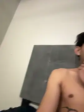 CarlosA64781635 online show from January 6, 2026, 12:53 pm