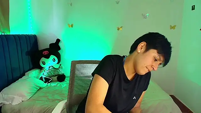 9 Fernanda 9 online show from April 25, 2026, 5:21 pm