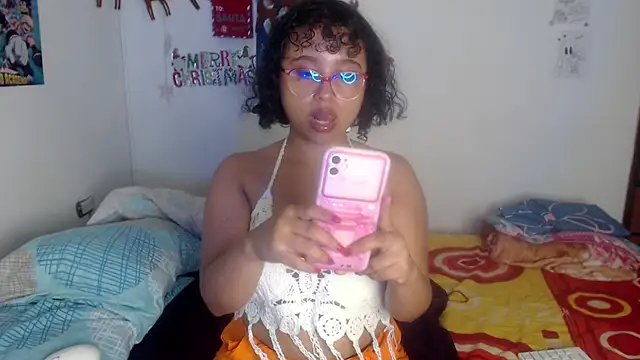 Snapshot of lou_cute chatting on December 26, 2024, 8:39 am lou cute online show from December 26, 2024, 8:39 am